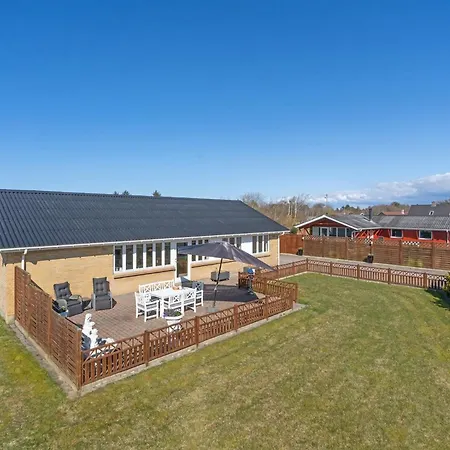 Bitta - 500m From The Sea By Interhome Feriehus *